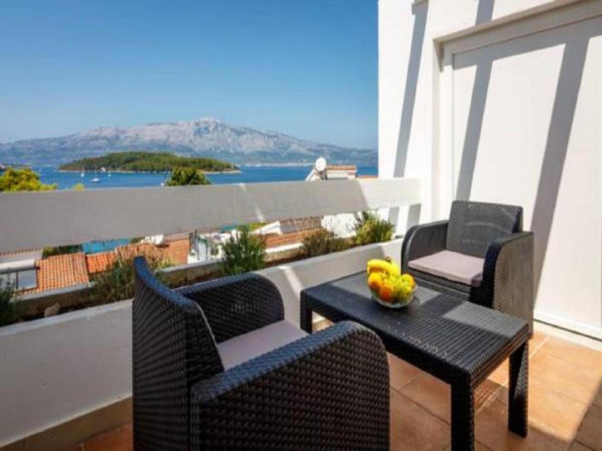 Lumbarda Resort Apartments Exterior photo