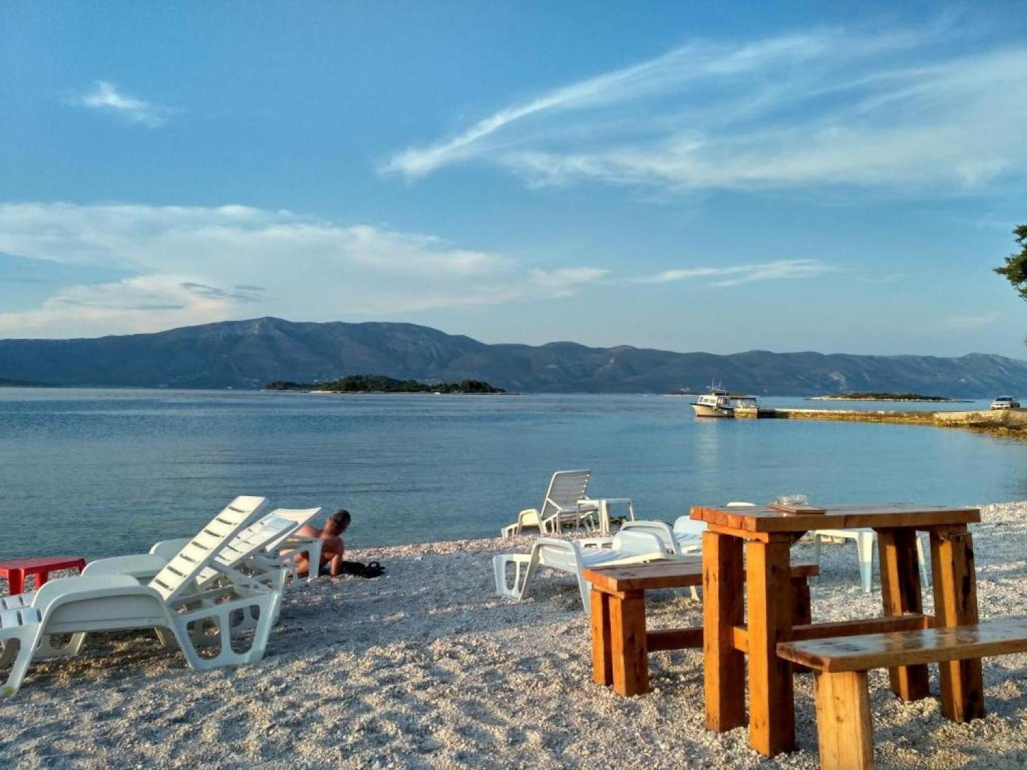Lumbarda Resort Apartments Exterior photo